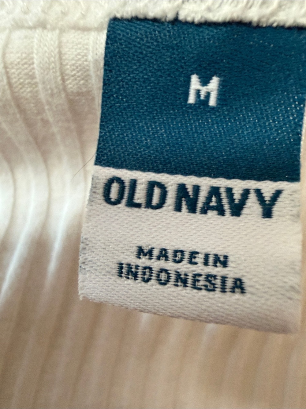 Old Navy White Ribbed Button-Front Tank Top - Picture 4 of 5
